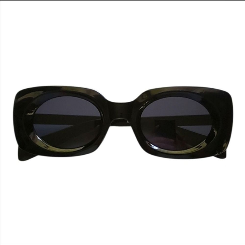 Sleek Black Sunglasses Rectangular Design Uv400 - image 1
